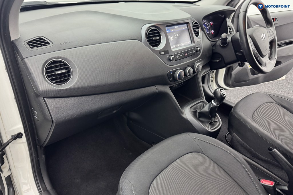 Hyundai I10 Play Manual Petrol Hatchback - Stock Number (1558873) - 8th supplementary image