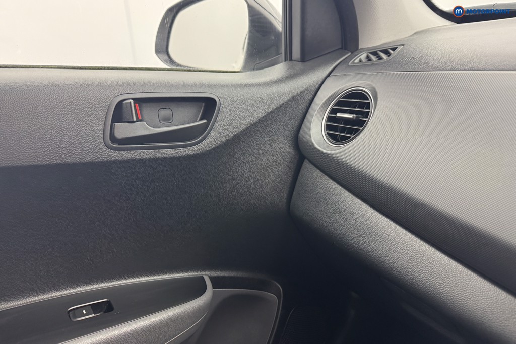 Hyundai I10 Play Manual Petrol Hatchback - Stock Number (1558873) - 14th supplementary image