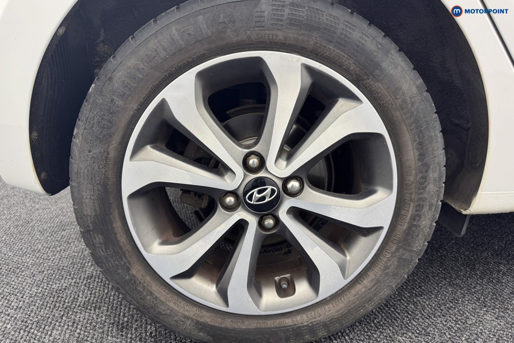 Hyundai I10 Play Manual Petrol Hatchback - Stock Number (1558873) - 32nd supplementary image