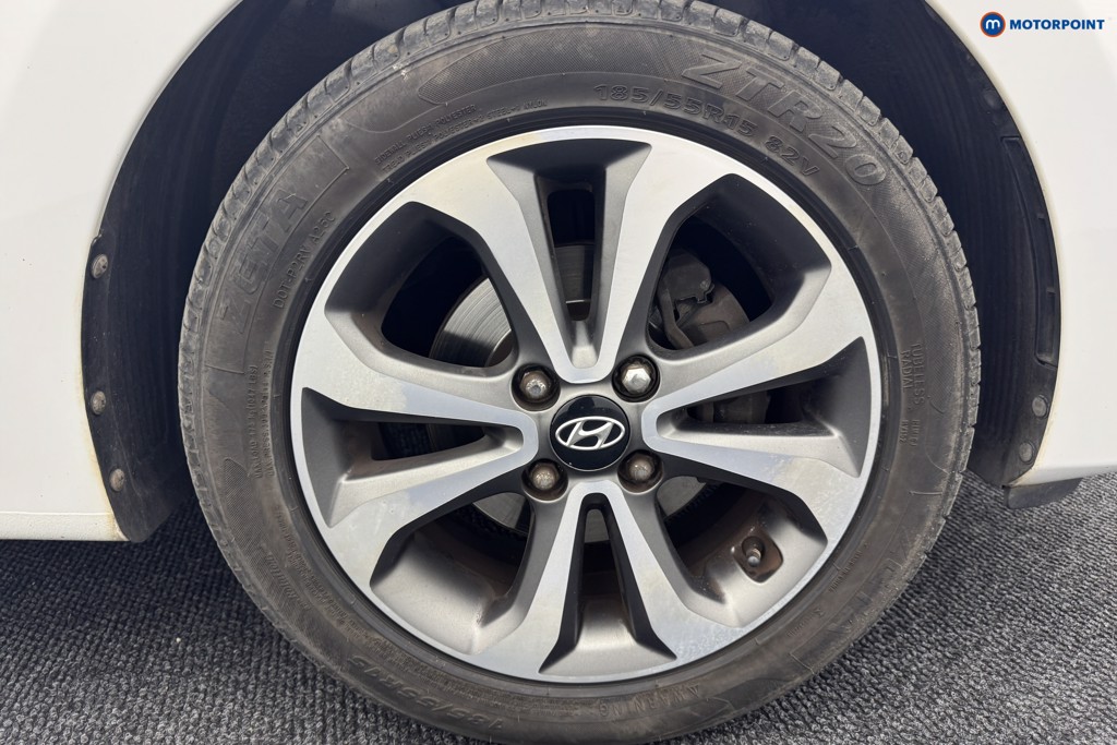 Hyundai I10 Play Manual Petrol Hatchback - Stock Number (1558873) - 33rd supplementary image