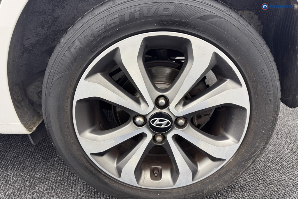 Hyundai I10 Play Manual Petrol Hatchback - Stock Number (1558873) - 35th supplementary image