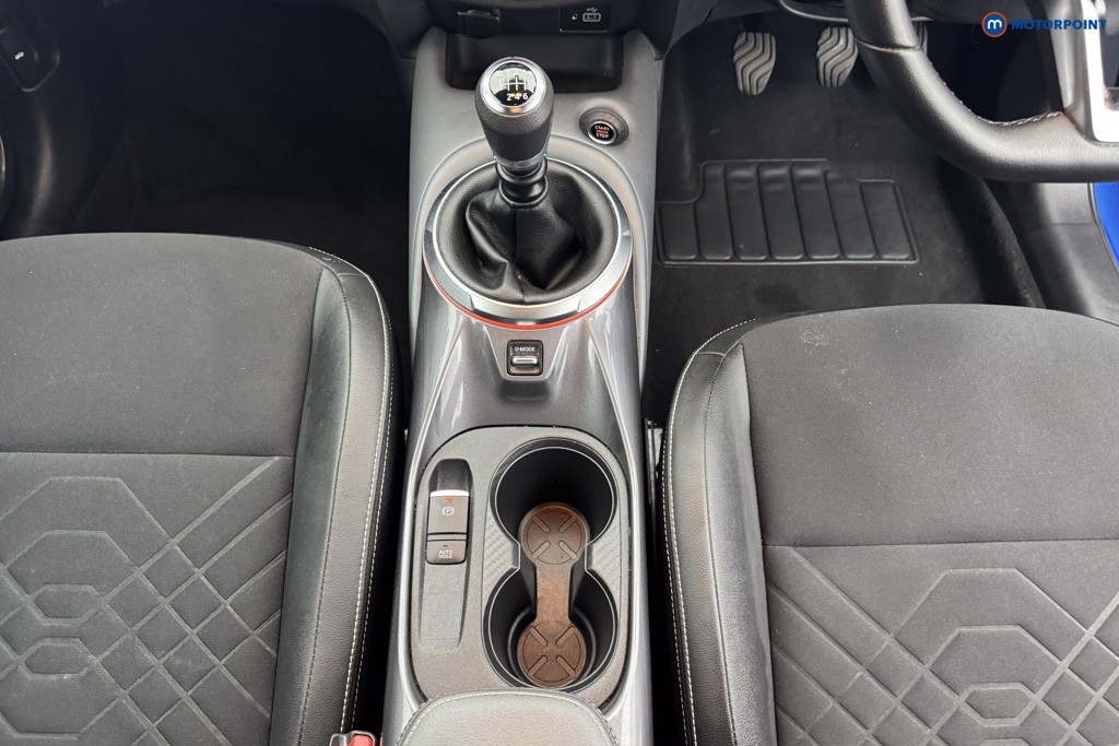 Nissan Juke Tekna Manual Petrol SUV - Stock Number (1559537) - 9th supplementary image