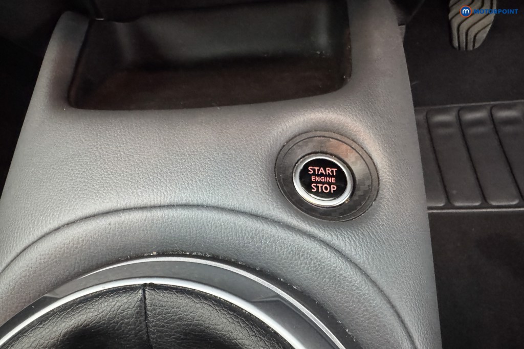 Nissan Juke Tekna Manual Petrol SUV - Stock Number (1559537) - 14th supplementary image