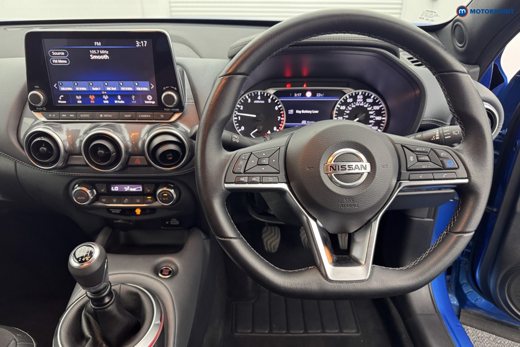 Nissan Juke Tekna Manual Petrol SUV - Stock Number (1559537) - 1st supplementary image