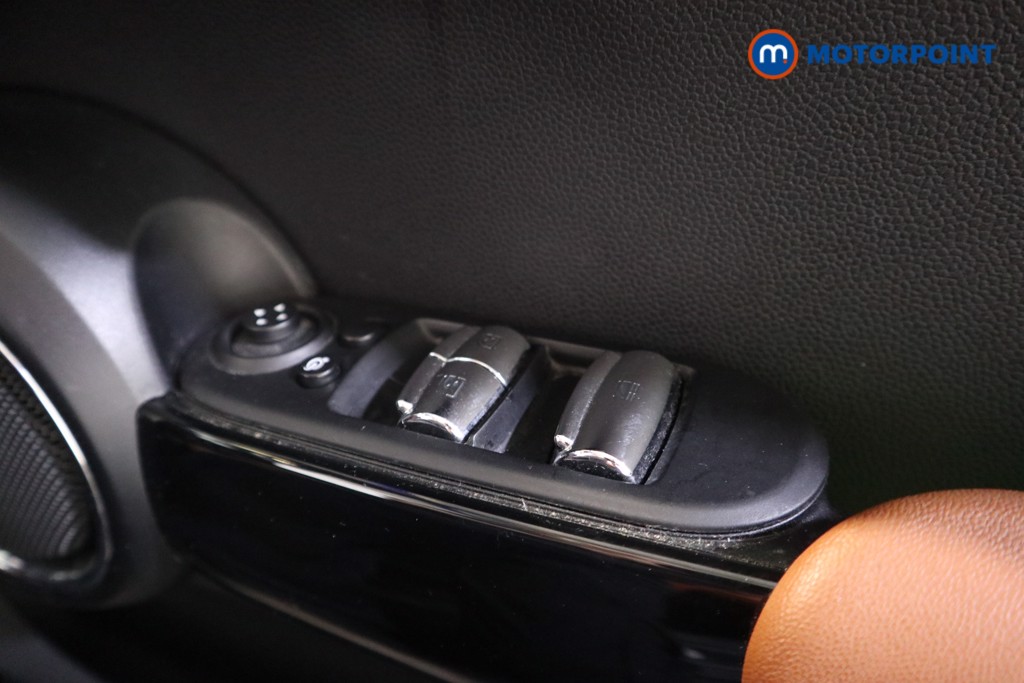 Mini Convertible Cooper Exclusive Manual Petrol Convertible - Stock Number (1559750) - 11th supplementary image