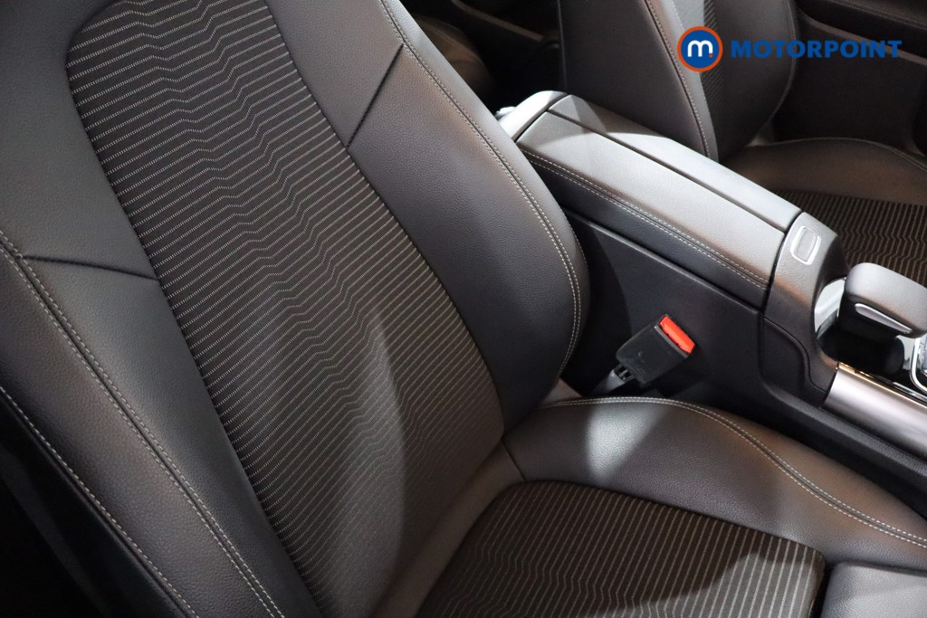 Mercedes-Benz B Class Sport Automatic Diesel Hatchback - Stock Number (1559919) - 25th supplementary image