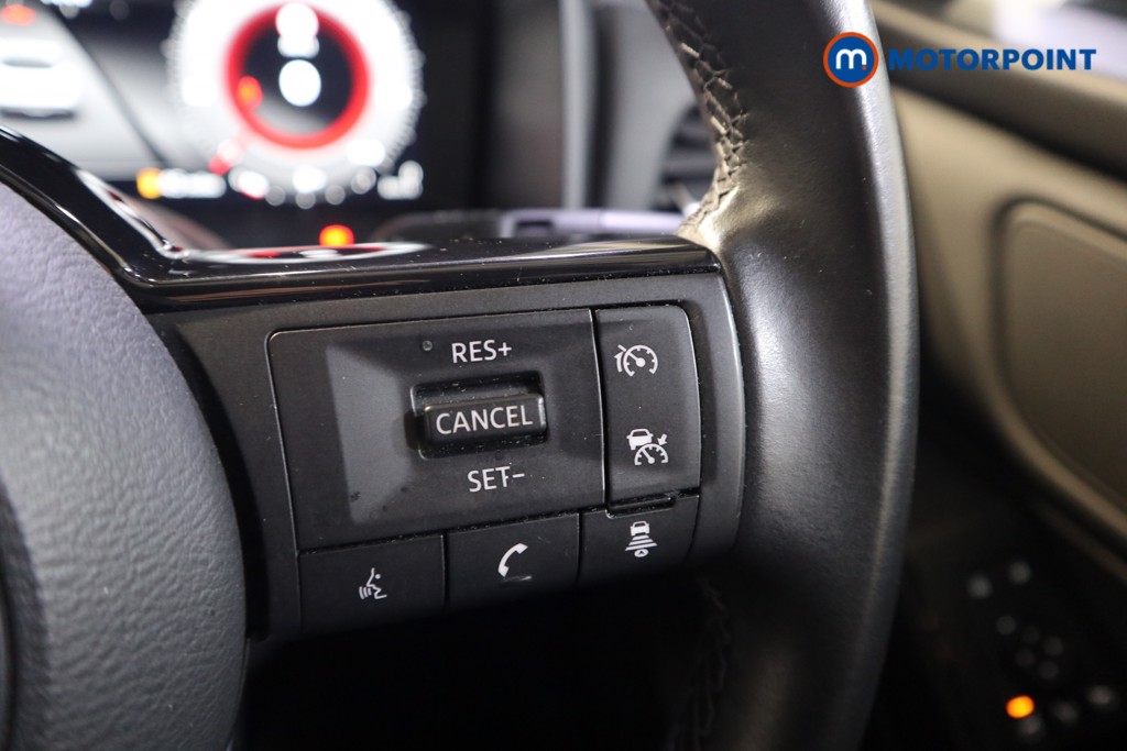 Nissan Qashqai N-Connecta Manual Petrol SUV - Stock Number (1559978) - 4th supplementary image