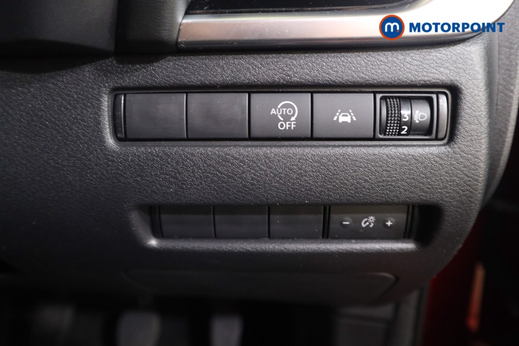 Nissan Qashqai N-Connecta Manual Petrol SUV - Stock Number (1559978) - 9th supplementary image