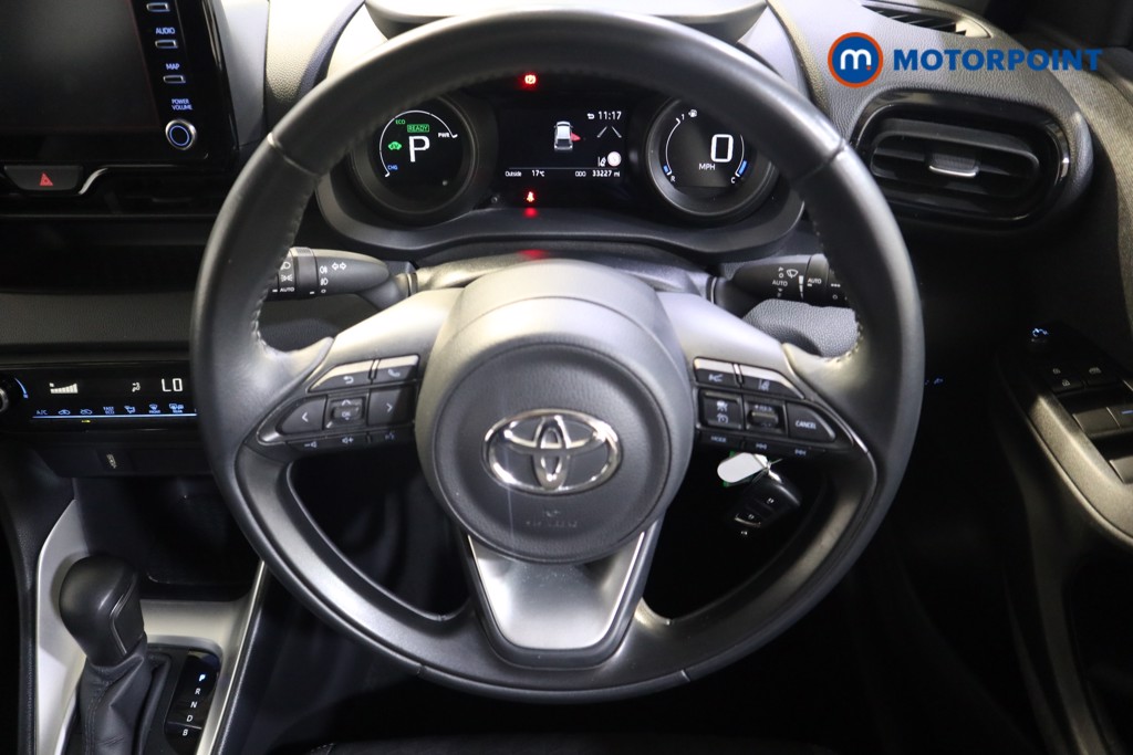 Toyota Yaris Design Automatic Petrol-Electric Hybrid Hatchback - Stock Number (1560136) - 2nd supplementary image