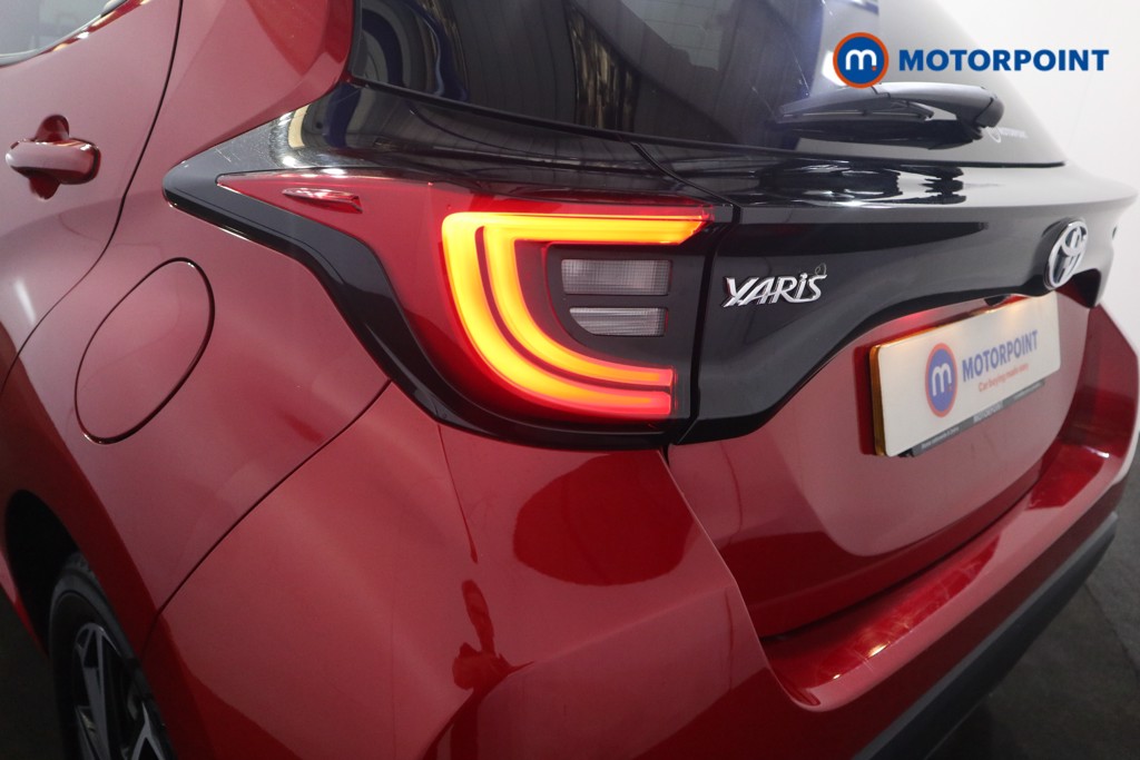 Toyota Yaris Design Automatic Petrol-Electric Hybrid Hatchback - Stock Number (1560136) - 18th supplementary image