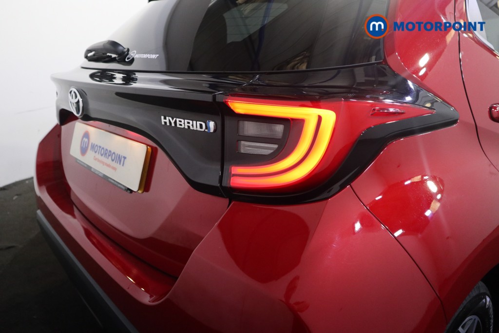 Toyota Yaris Design Automatic Petrol-Electric Hybrid Hatchback - Stock Number (1560136) - 19th supplementary image