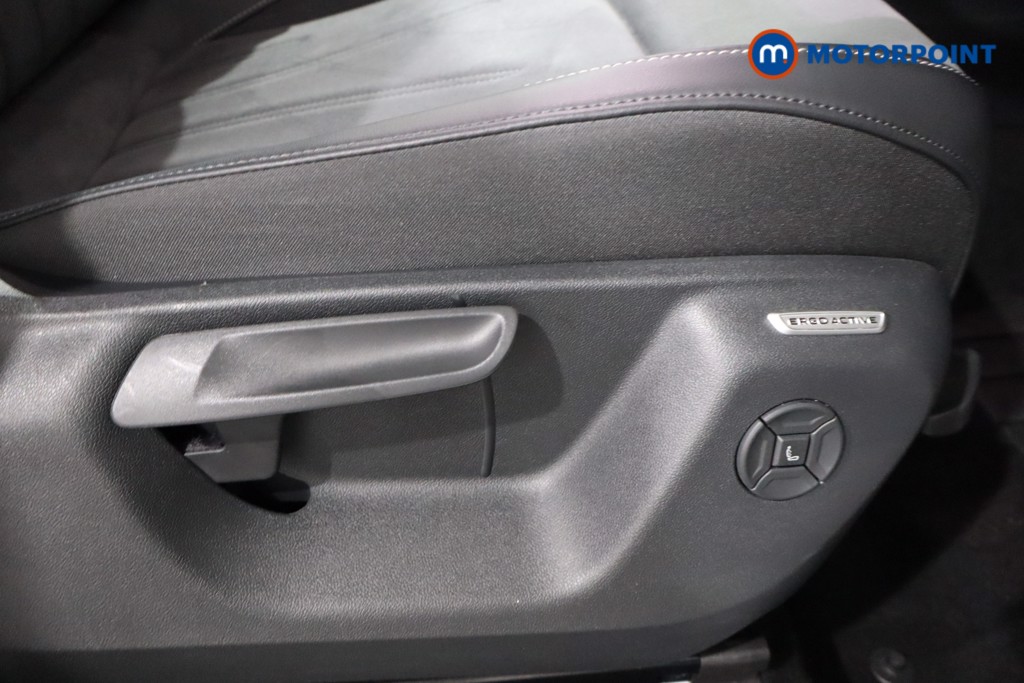 Volkswagen Tiguan Elegance Automatic Petrol Plug-In Hybrid SUV - Stock Number (1561452) - 18th supplementary image