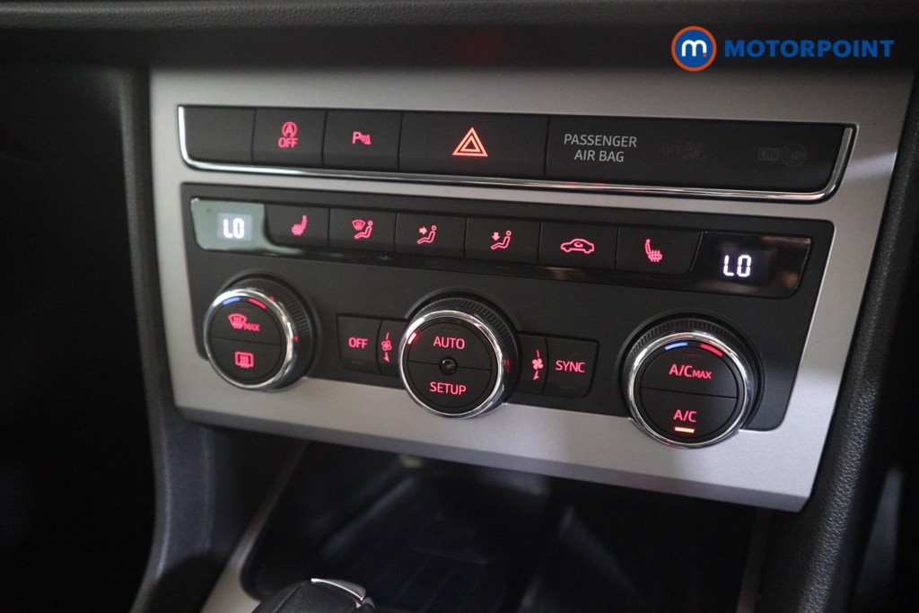 Seat Leon Xcellence Lux Automatic Petrol Hatchback - Stock Number (1561474) - 7th supplementary image