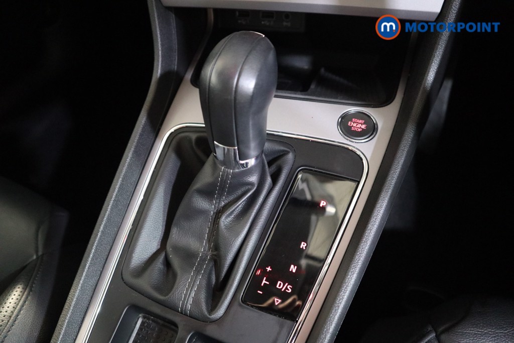 Seat Leon Xcellence Lux Automatic Petrol Hatchback - Stock Number (1561474) - 8th supplementary image
