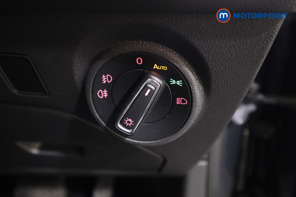 Seat Leon Xcellence Lux Automatic Petrol Hatchback - Stock Number (1561474) - 9th supplementary image