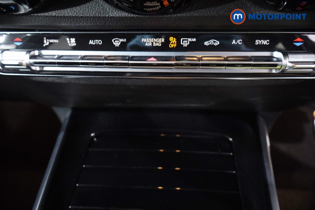 Mercedes-Benz GLB Amg Line Automatic Petrol SUV - Stock Number (1561818) - 16th supplementary image