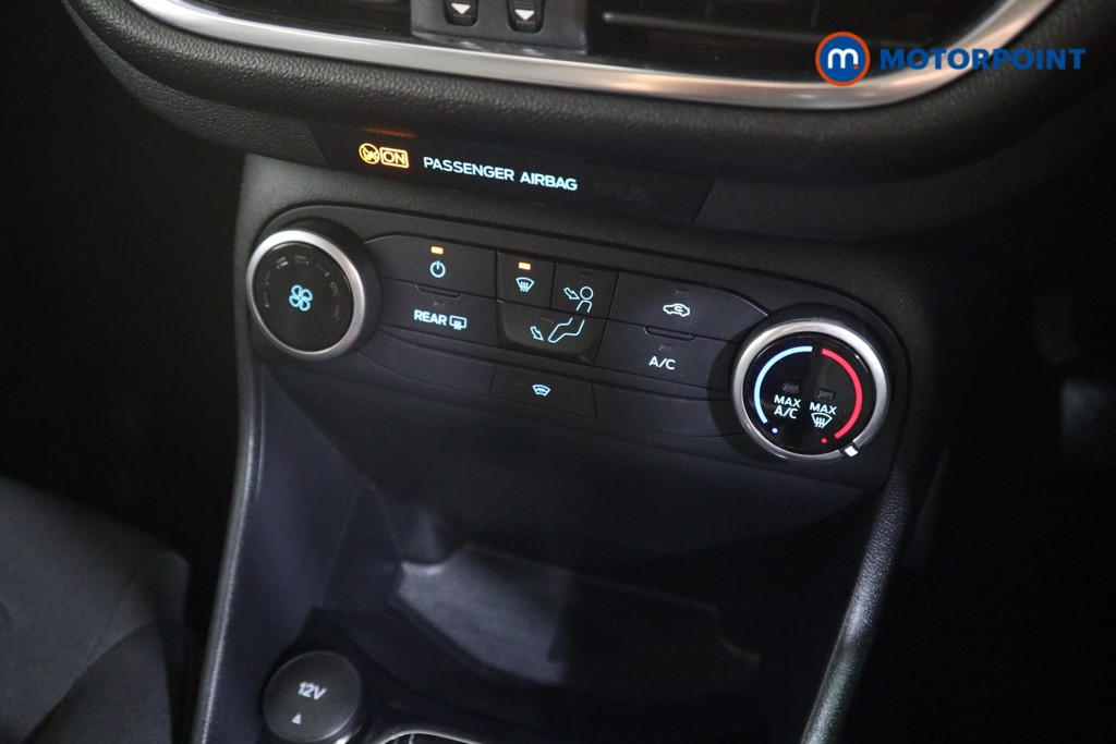 Ford Fiesta Titanium Manual Petrol Hatchback - Stock Number (1561829) - 7th supplementary image