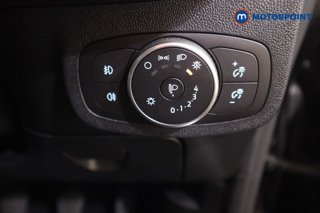 Ford Fiesta Titanium Manual Petrol Hatchback - Stock Number (1561829) - 9th supplementary image