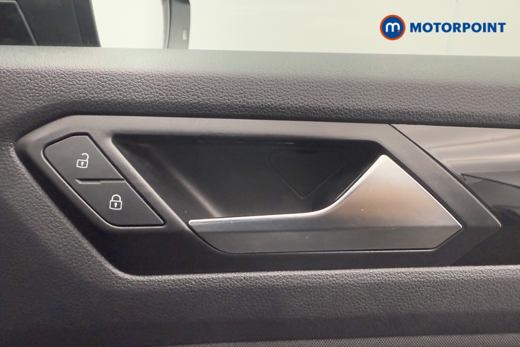 Volkswagen T-Roc Black Edition Manual Petrol SUV - Stock Number (1562143) - 14th supplementary image