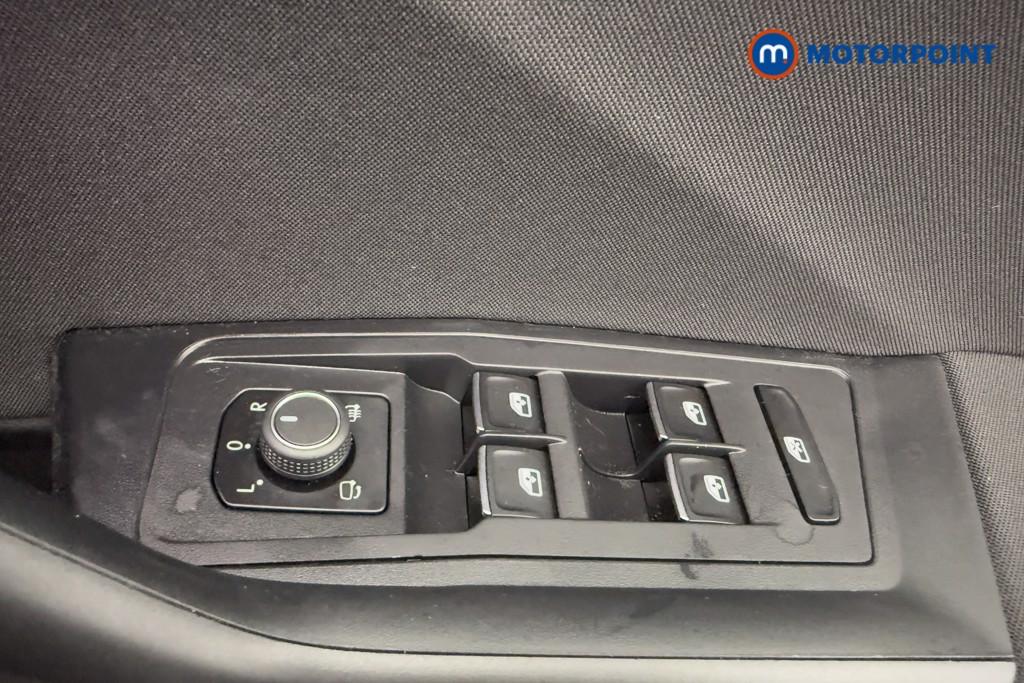 Volkswagen T-Roc Black Edition Manual Petrol SUV - Stock Number (1562143) - 15th supplementary image