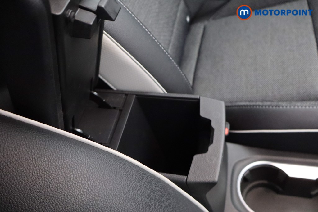 Renault Captur Bose Launch Edition Automatic Petrol SUV - Stock Number (1562326) - 8th supplementary image