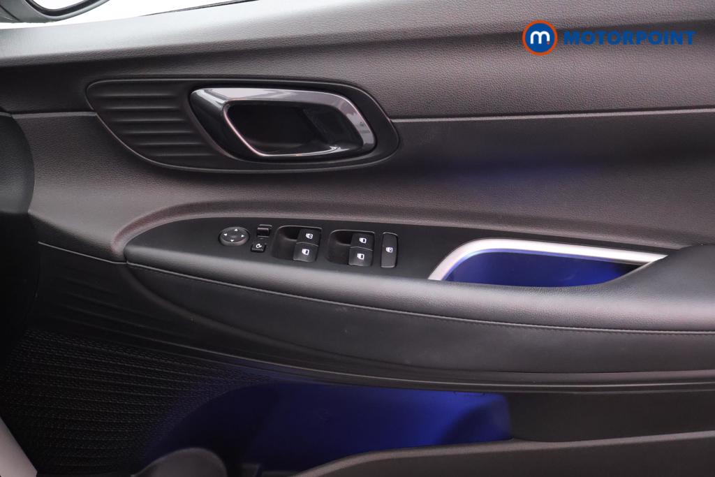 Hyundai Bayon Premium Automatic Petrol-Electric Hybrid SUV - Stock Number (1562344) - 8th supplementary image