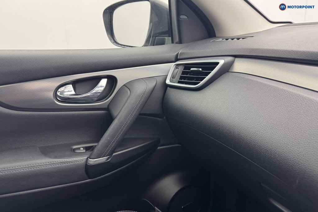 Nissan Qashqai Tekna Manual Petrol SUV - Stock Number (1503113) - 16th supplementary image