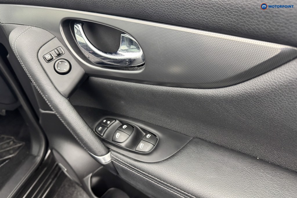 Nissan Qashqai Tekna Manual Petrol SUV - Stock Number (1503113) - 22nd supplementary image