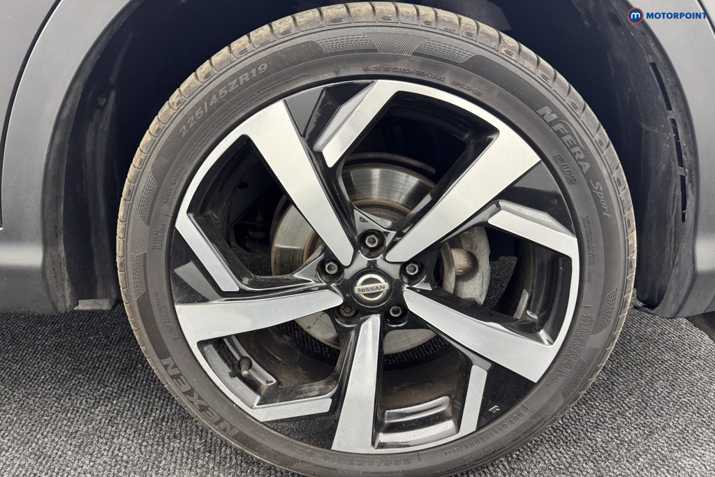 Nissan Qashqai Tekna Manual Petrol SUV - Stock Number (1503113) - 33rd supplementary image