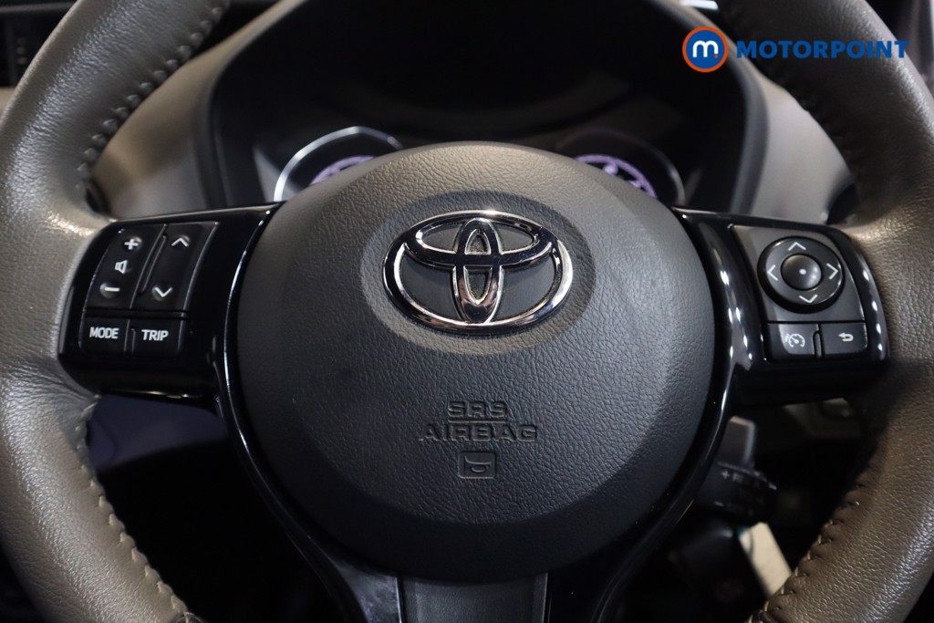 Toyota Yaris Bi-Tone Manual Petrol Hatchback - Stock Number (1552111) - 9th supplementary image