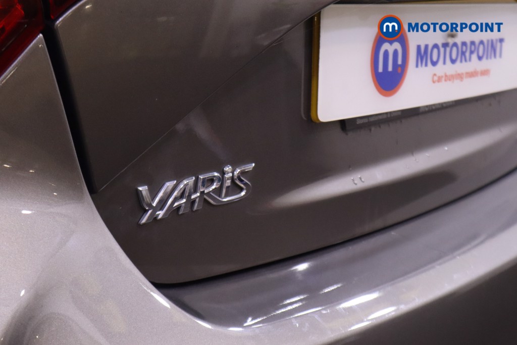 Toyota Yaris Bi-Tone Manual Petrol Hatchback - Stock Number (1552111) - 28th supplementary image