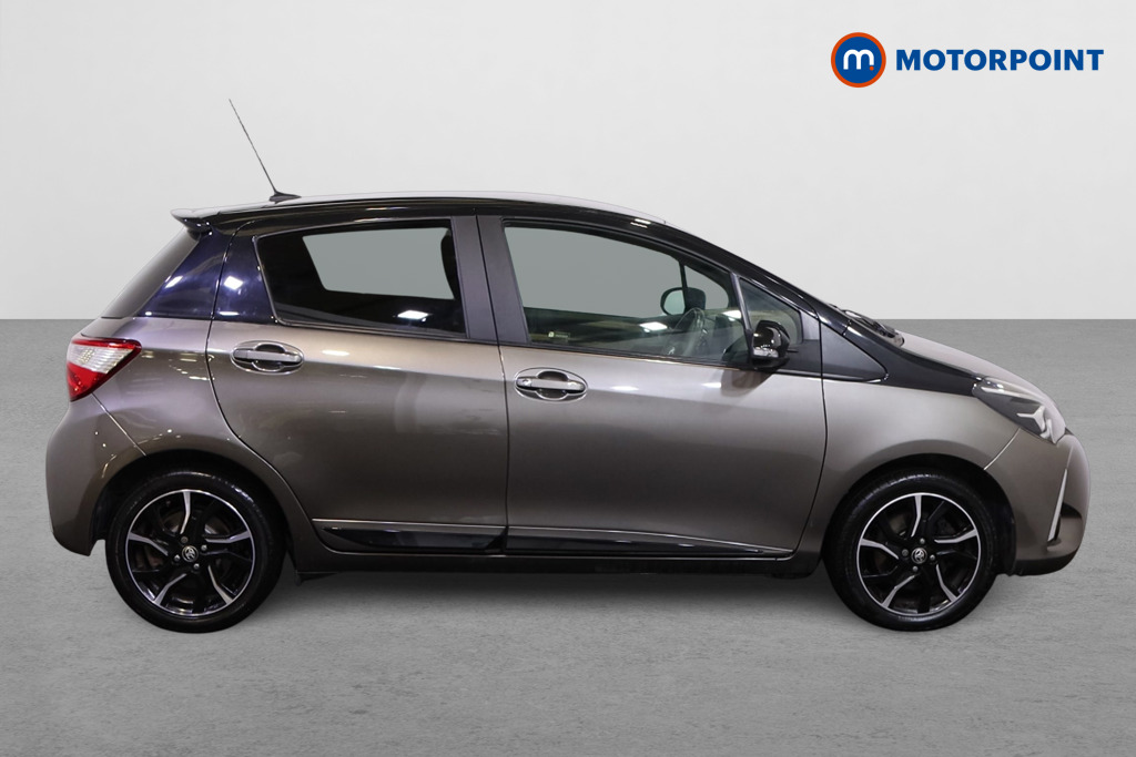 Toyota Yaris Bi-Tone Manual Petrol Hatchback - Stock Number (1552111) - Drivers side