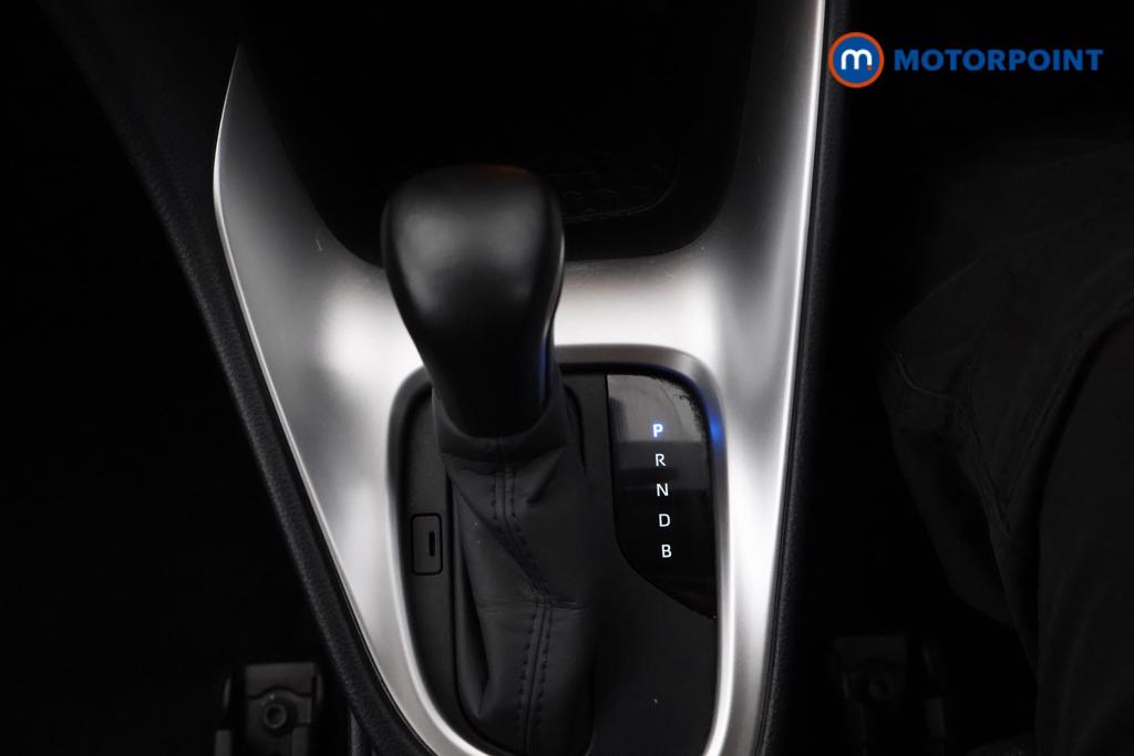 Toyota Yaris Design Automatic Petrol-Electric Hybrid Hatchback - Stock Number (1553373) - 6th supplementary image