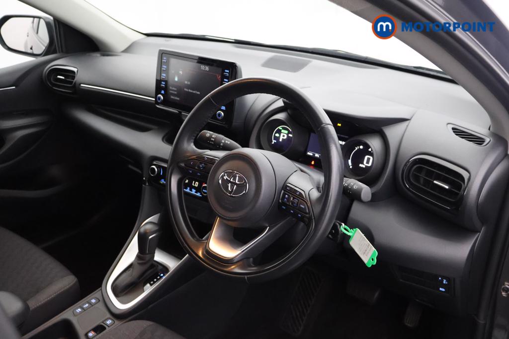 Toyota Yaris Design Automatic Petrol-Electric Hybrid Hatchback - Stock Number (1553373) - 10th supplementary image