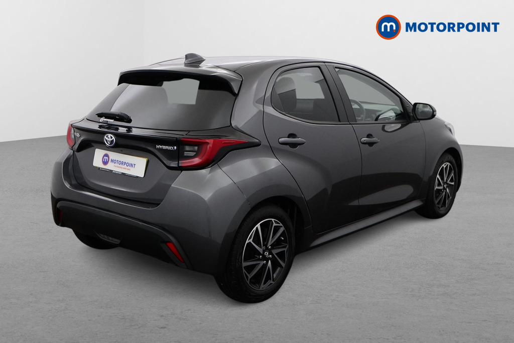 Toyota Yaris Design Automatic Petrol-Electric Hybrid Hatchback - Stock Number (1553373) - Drivers side rear corner