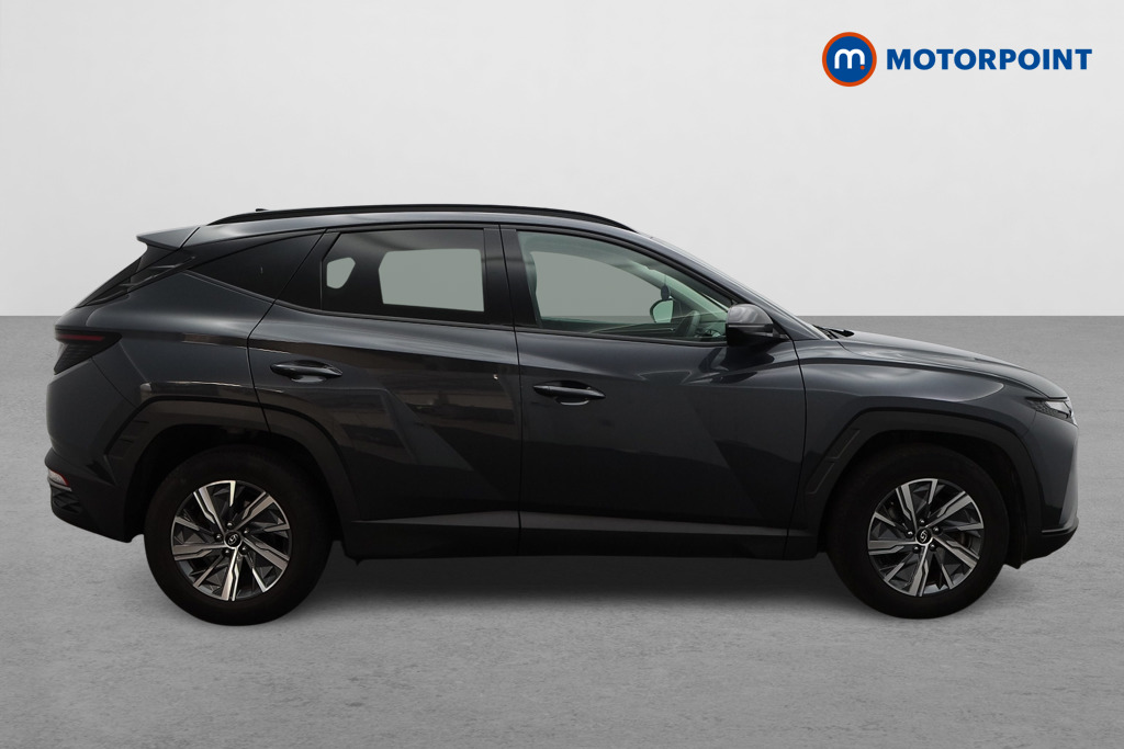 Hyundai Tucson Se Connect Manual Petrol SUV - Stock Number (1555740) - Drivers side