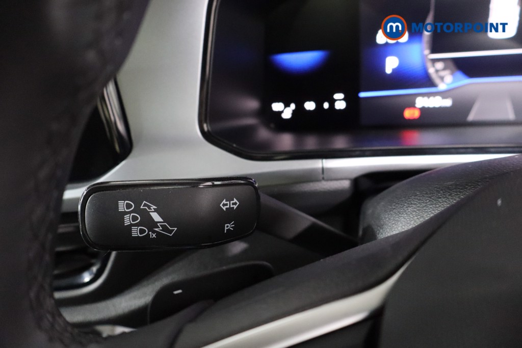 Volkswagen T-Roc Life Automatic Petrol SUV - Stock Number (1557655) - 19th supplementary image
