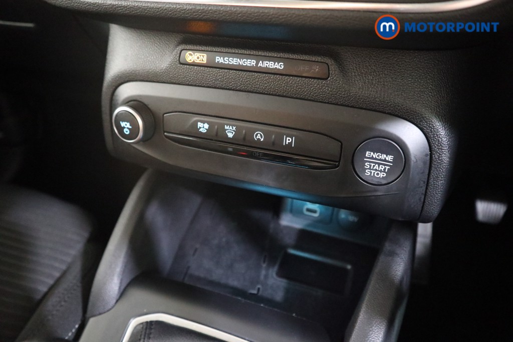 Ford Focus Titanium Manual Petrol Estate - Stock Number (1557958) - 7th supplementary image