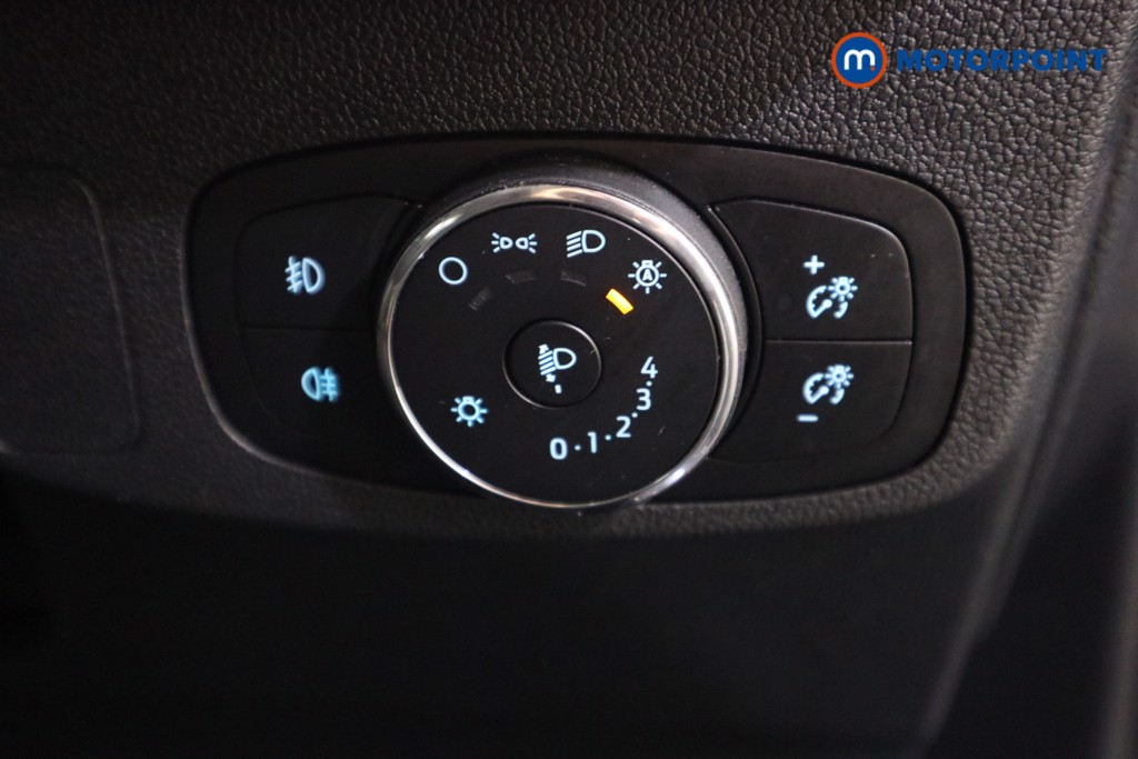 Ford Focus Titanium Manual Petrol Estate - Stock Number (1557958) - 9th supplementary image
