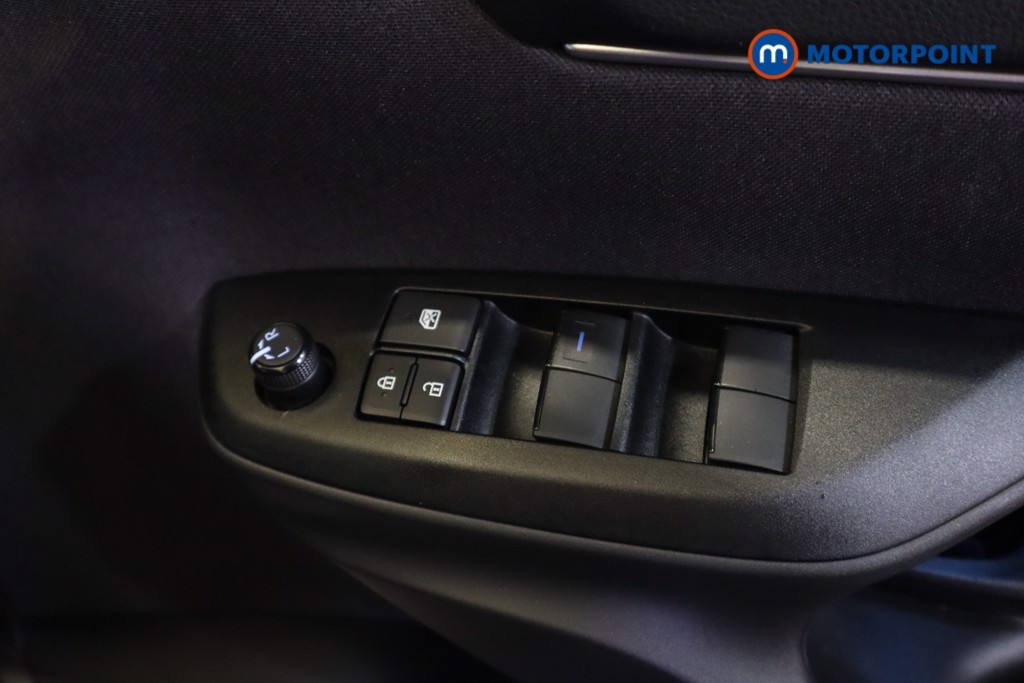 Toyota Yaris Cross Design Automatic Petrol-Electric Hybrid Estate - Stock Number (1558471) - 3rd supplementary image