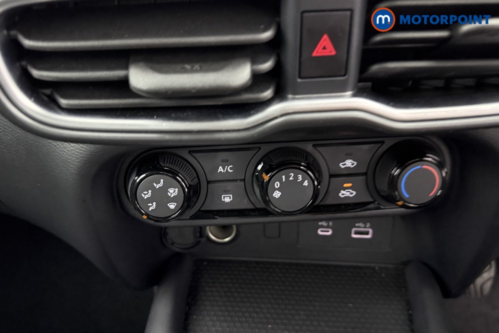 Nissan Juke Acenta Premium Manual Petrol SUV - Stock Number (1559658) - 8th supplementary image