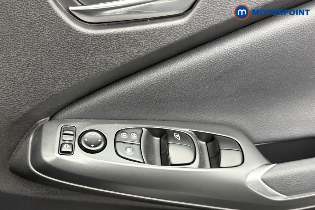 Nissan Juke Acenta Premium Manual Petrol SUV - Stock Number (1559658) - 13th supplementary image
