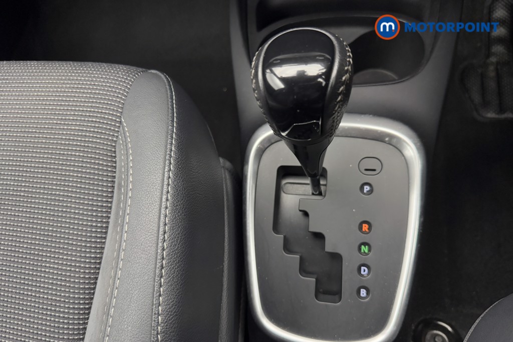 Toyota Yaris Excel Automatic Petrol-Electric Hybrid Hatchback - Stock Number (1560074) - 9th supplementary image
