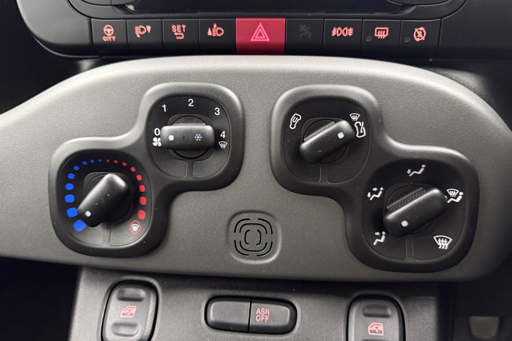 Fiat Panda City Life Manual Petrol-Electric Hybrid Hatchback - Stock Number (1560330) - 8th supplementary image