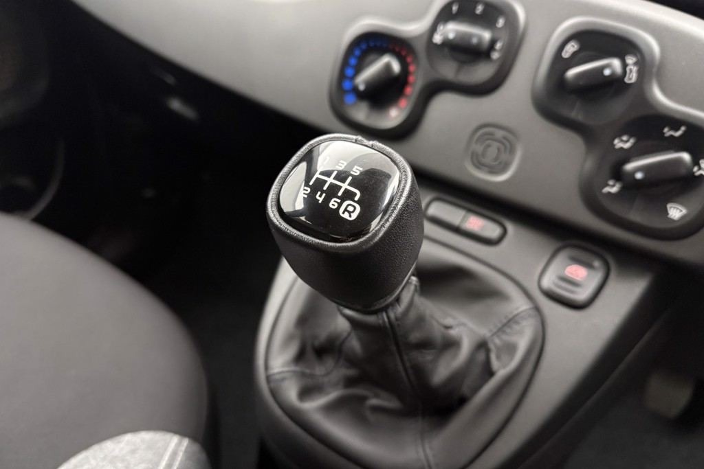 Fiat Panda City Life Manual Petrol-Electric Hybrid Hatchback - Stock Number (1560330) - 9th supplementary image