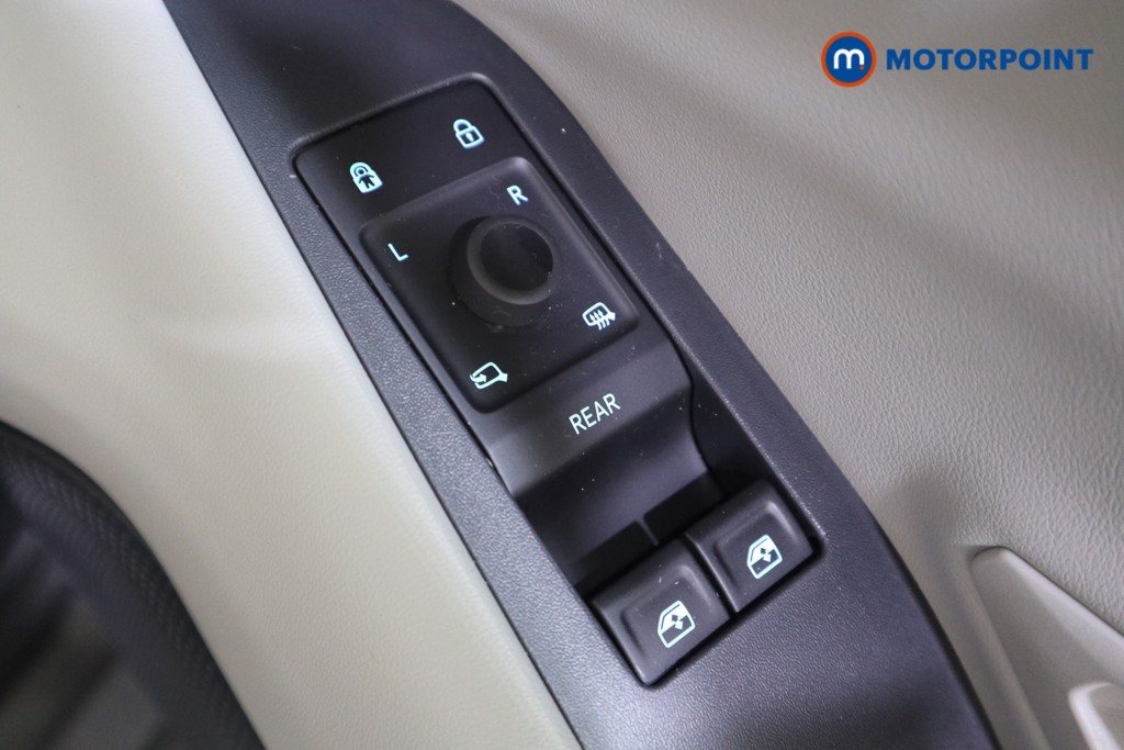Ford Explorer Select Automatic Electric SUV - Stock Number (1561357) - 9th supplementary image