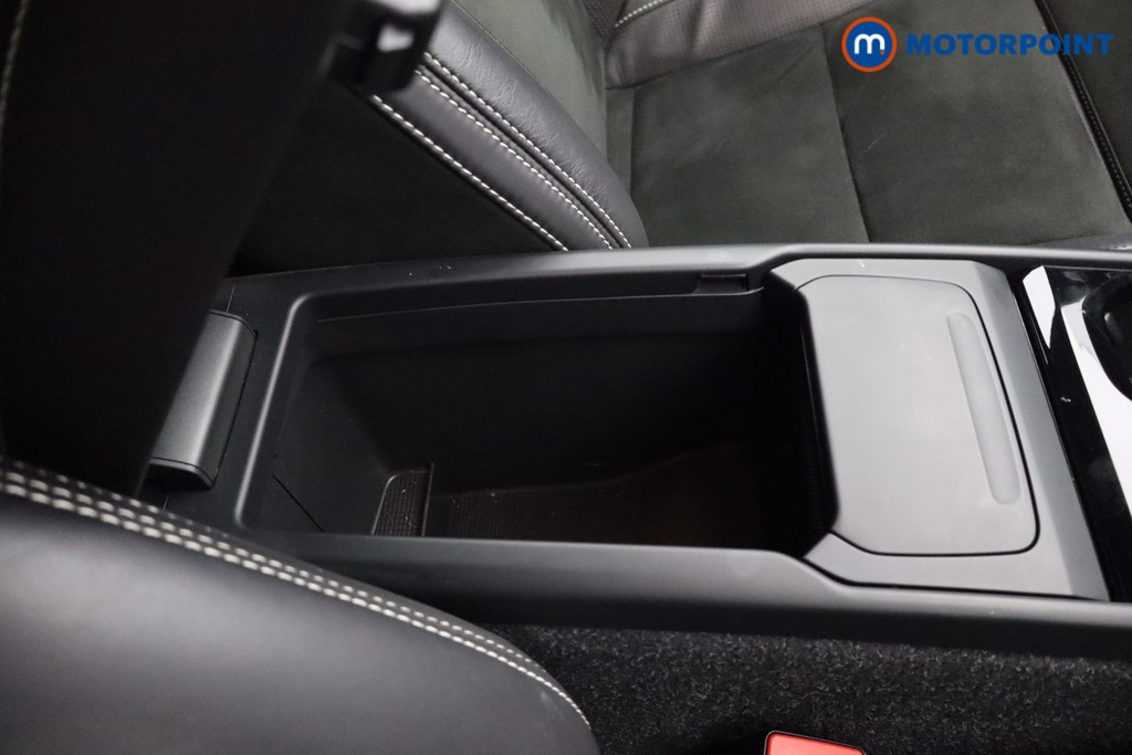 Volvo Xc40 R Design Automatic Petrol SUV - Stock Number (1561879) - 8th supplementary image