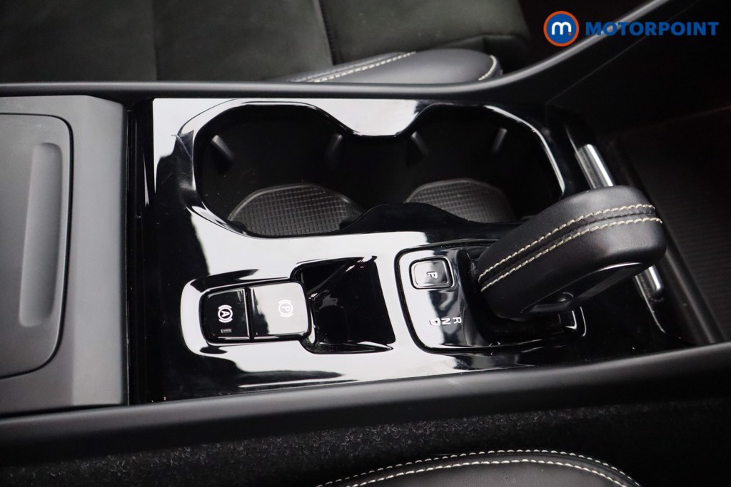 Volvo Xc40 R Design Automatic Petrol SUV - Stock Number (1561879) - 9th supplementary image