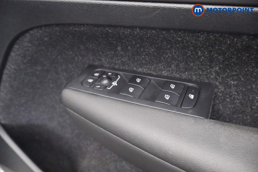 Volvo Xc40 R Design Automatic Petrol SUV - Stock Number (1561879) - 17th supplementary image