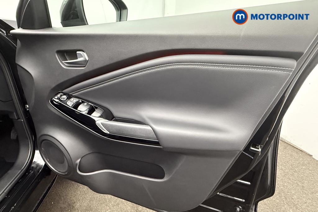 Nissan Juke Tekna Manual Petrol SUV - Stock Number (1562817) - 17th supplementary image